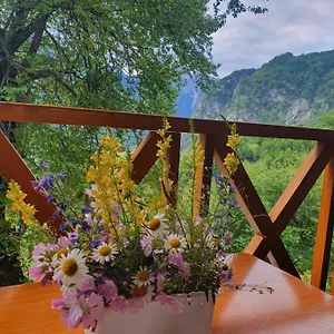  Pensión Davisol Albania